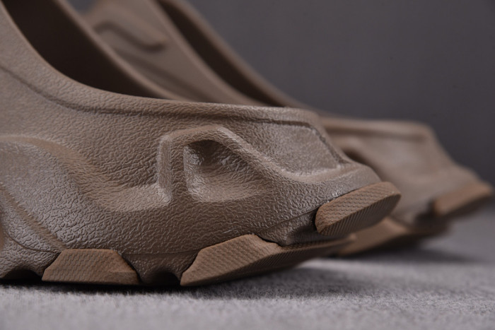 balenciag* sandal 36